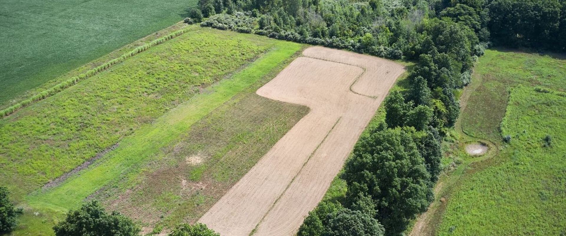 Overhead view of hunting land and land boundaries.