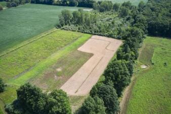 Overhead view of hunting land and land boundaries.